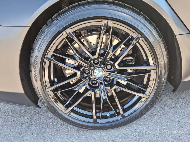 BMW M5 Sedan