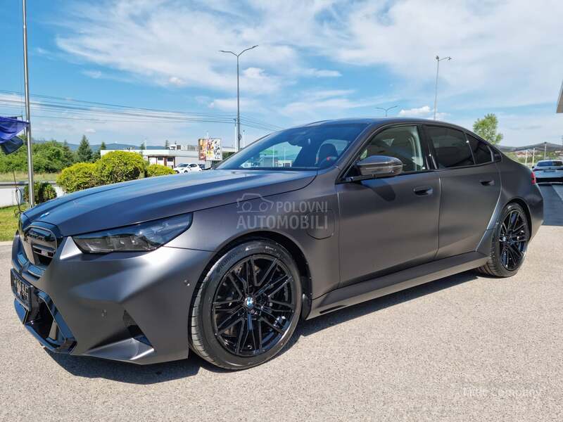 BMW M5 Sedan