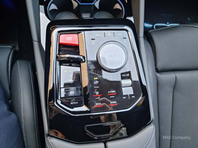 BMW M5 Sedan
