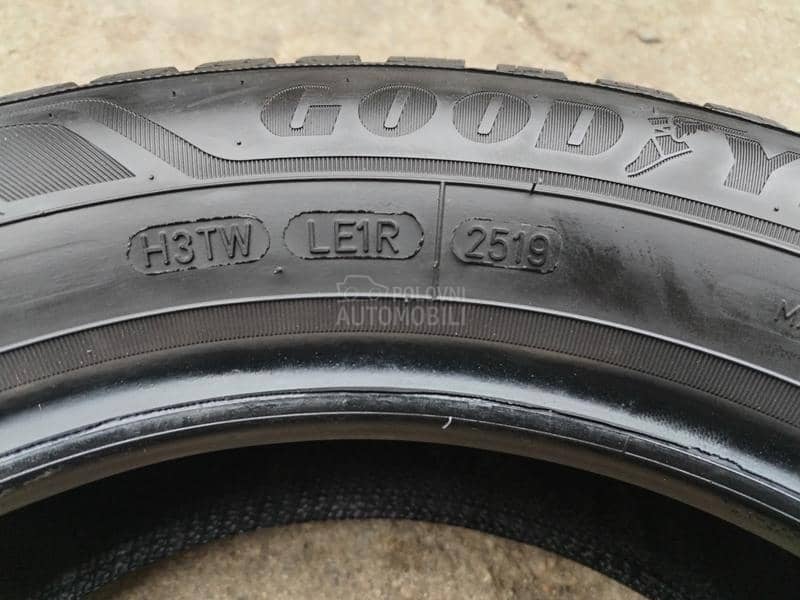 Goodyear 175/65 R15 Zimska