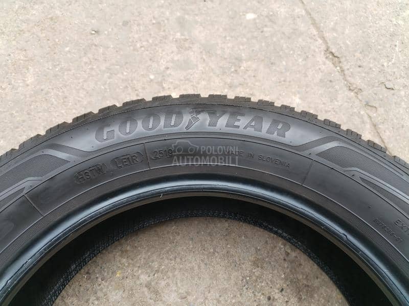 Goodyear 175/65 R15 Zimska