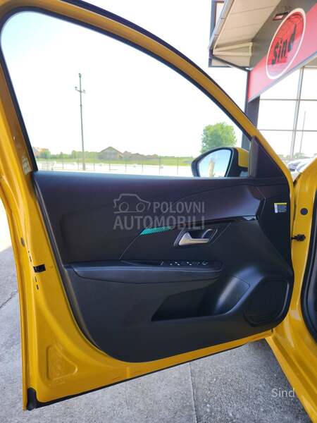 Peugeot 208 1.2 PURETECH ALLURE