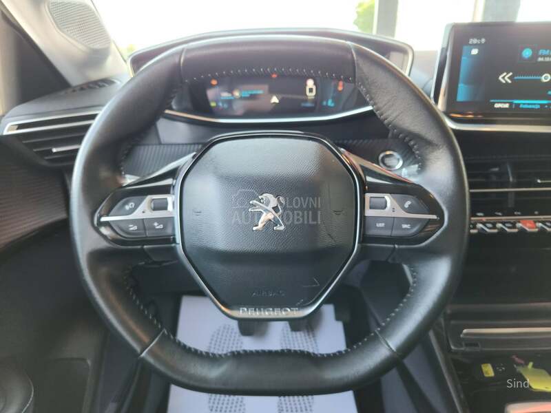 Peugeot 208 1.2 PURETECH ALLURE