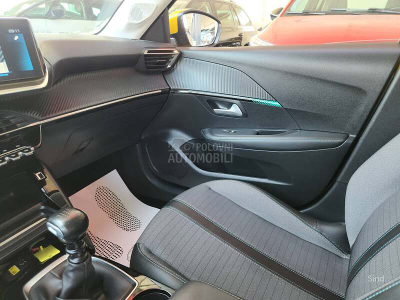 Peugeot 208 1.2 PURETECH ALLURE
