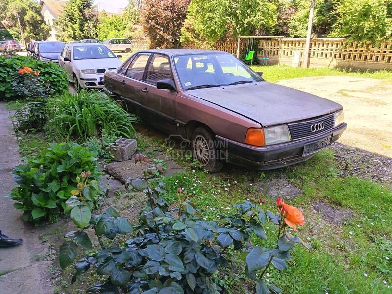 Audi 100 1.6