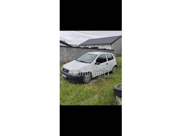 Fiat Punto 1.3d 2005. god. -  kompletan auto u delovima