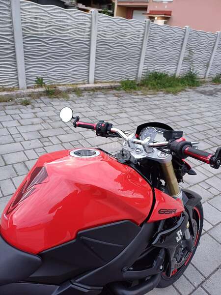 Suzuki gsr