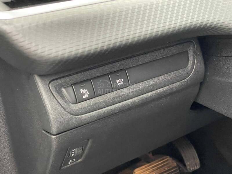 Peugeot 2008 1.2 B Allure