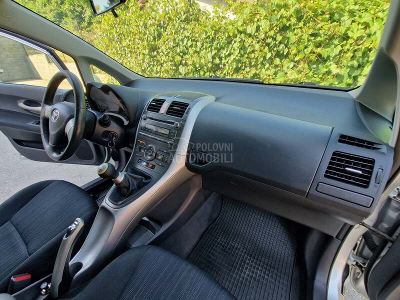 Toyota Auris 1.4 D-4D 0ČUVANA