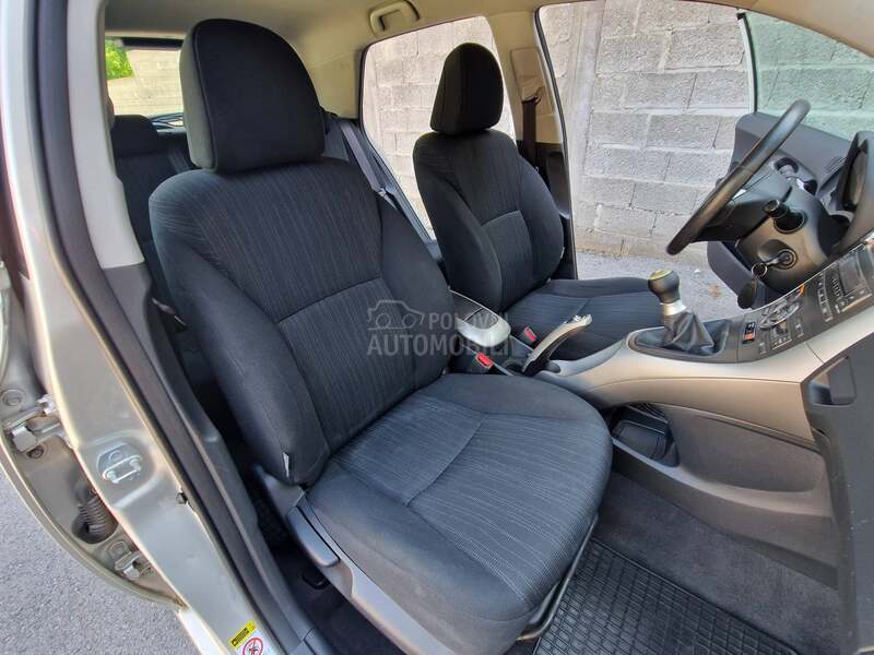 Toyota Auris 1.4 D-4D 0ČUVANA