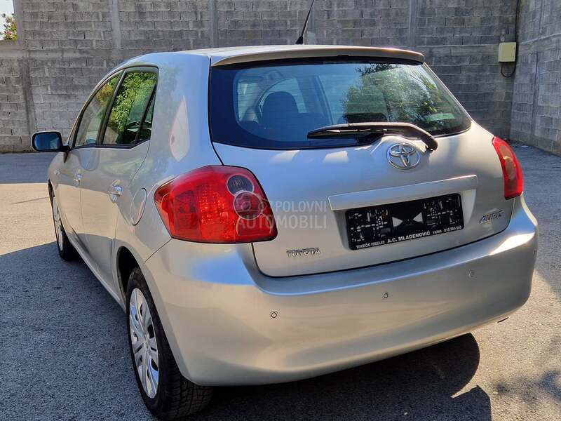 Toyota Auris 1.4 D-4D 0ČUVANA
