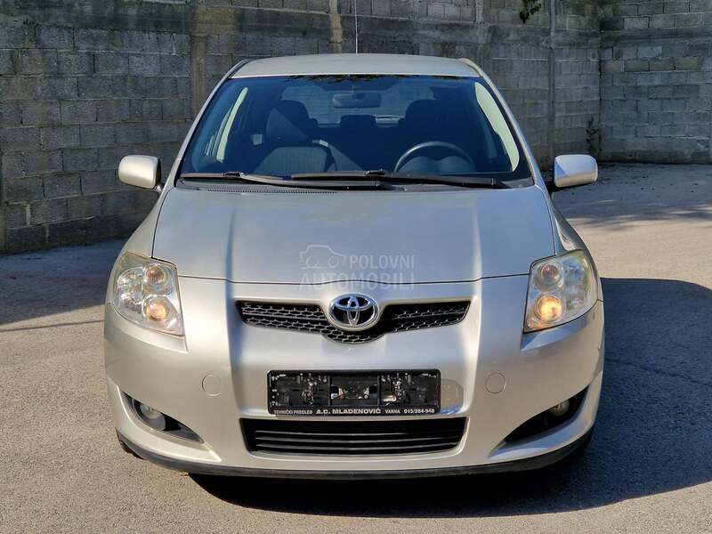 Toyota Auris 1.4 D-4D 0ČUVANA