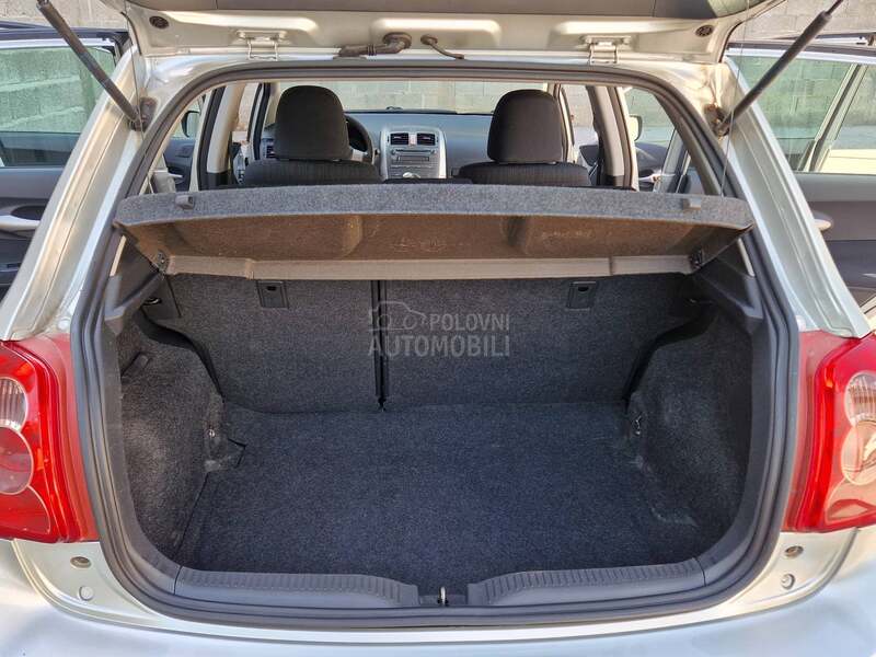 Toyota Auris 1.4 D-4D 0ČUVANA