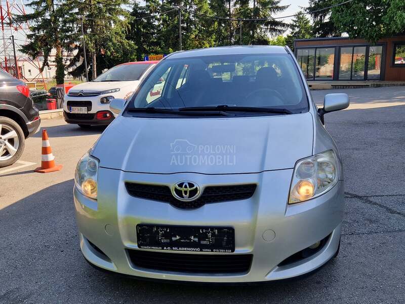 Toyota Auris 1.4 D-4D 0ČUVANA