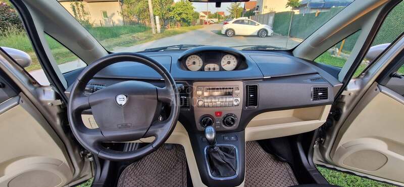 Lancia Musa 1.4 Argento