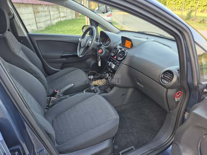 Opel Corsa D 1.2i   P.L.I. N