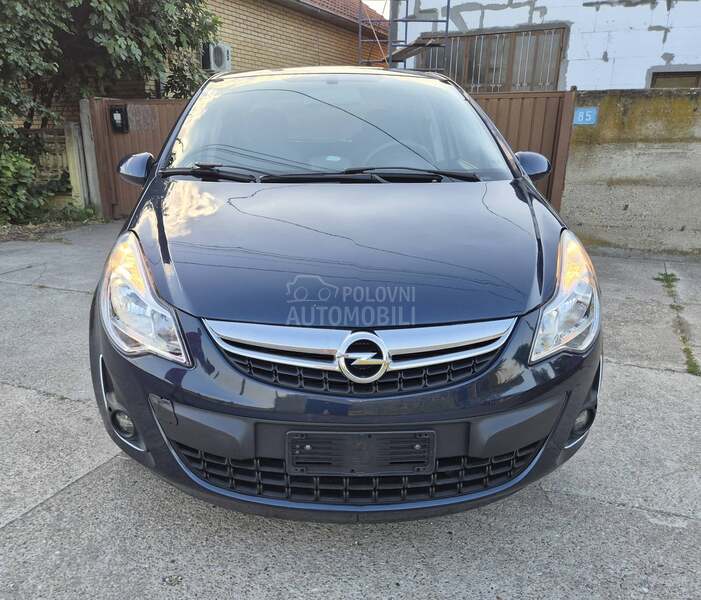 Opel Corsa D 1.2i   P.L.I. N