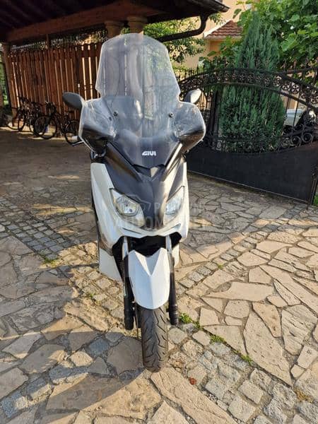 Yamaha xmax