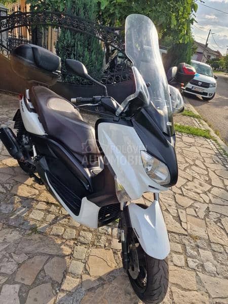 Yamaha xmax