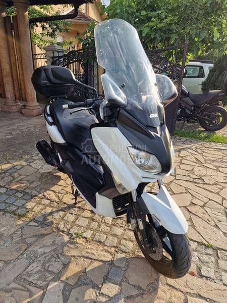 Yamaha xmax