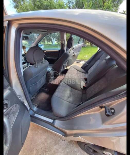 Mercedes Benz C 220 cdi KAPARISAN