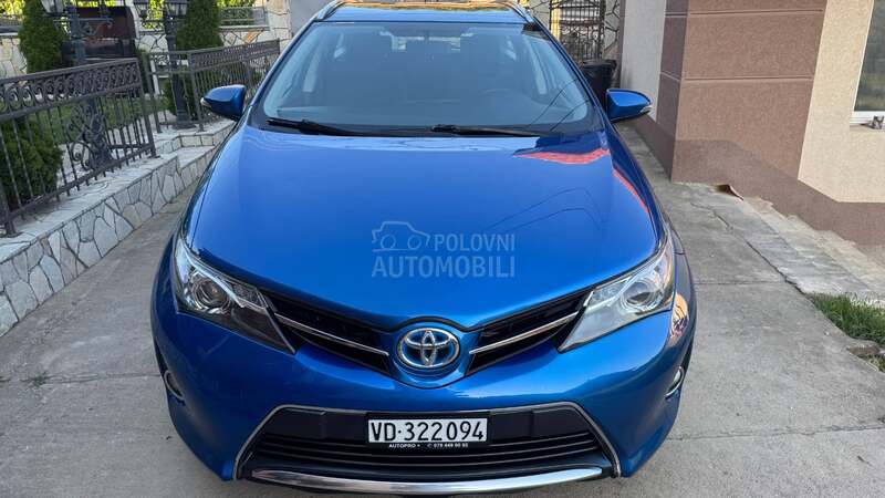 Toyota Auris 1.8 /HIBRID/CH