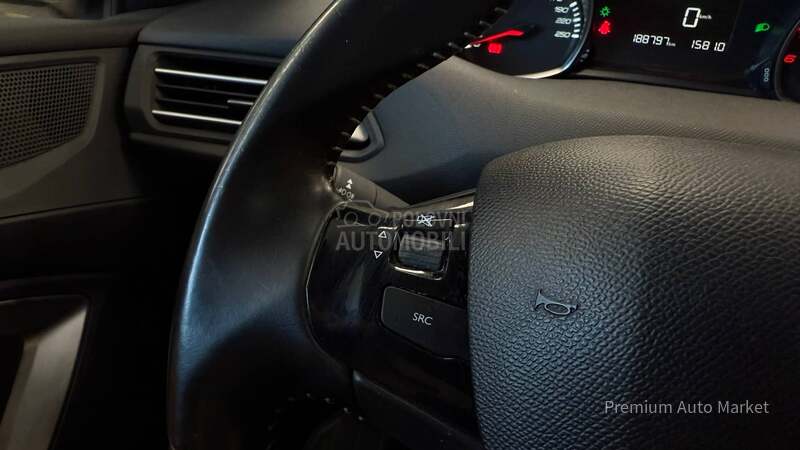 Peugeot 308 //1.6 HDI/PANO/FUL