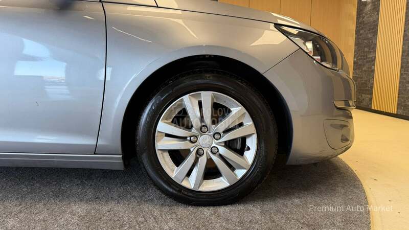 Peugeot 308 //1.6 HDI/PANO/FUL