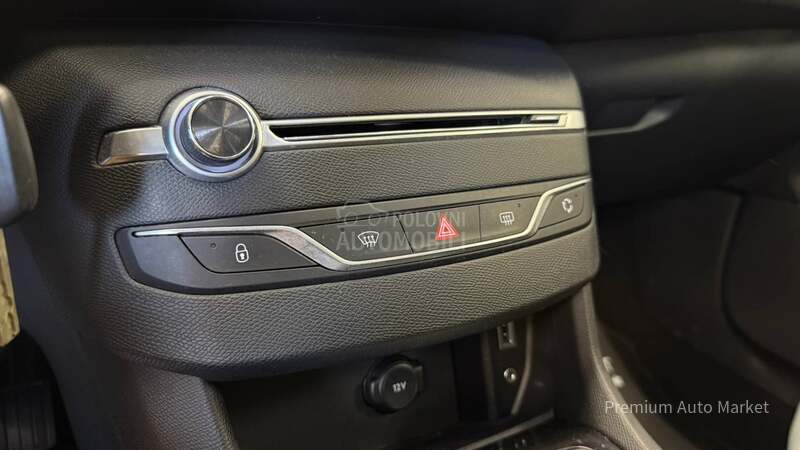 Peugeot 308 //1.6 HDI/PANO/FUL