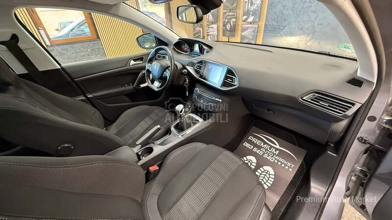 Peugeot 308 //1.6 HDI/PANO/FUL