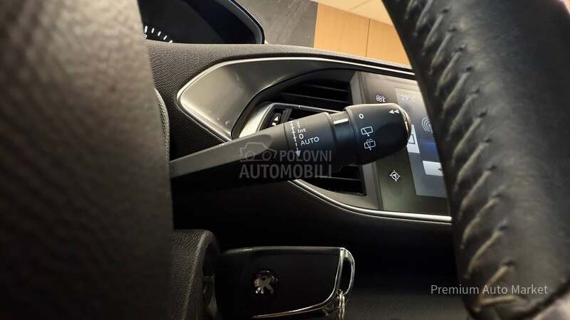 Peugeot 308 //1.6 HDI/PANO/FUL