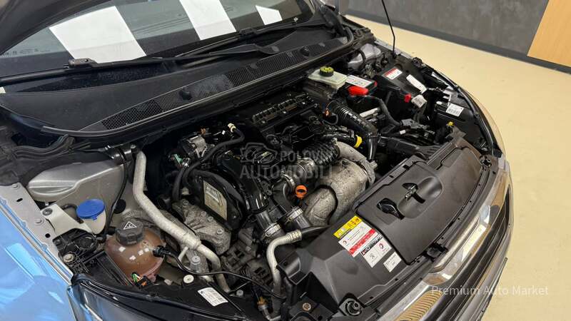 Peugeot 308 //1.6 HDI/PANO/FUL