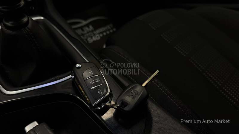 Peugeot 308 //1.6 HDI/PANO/FUL