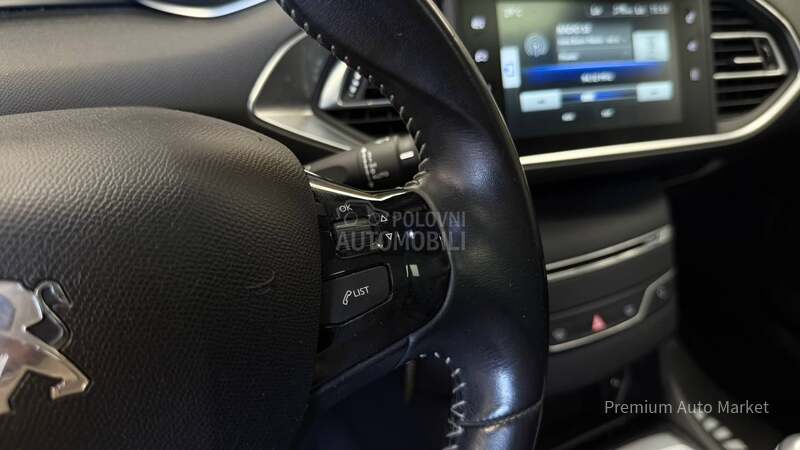 Peugeot 308 //1.6 HDI/PANO/FUL