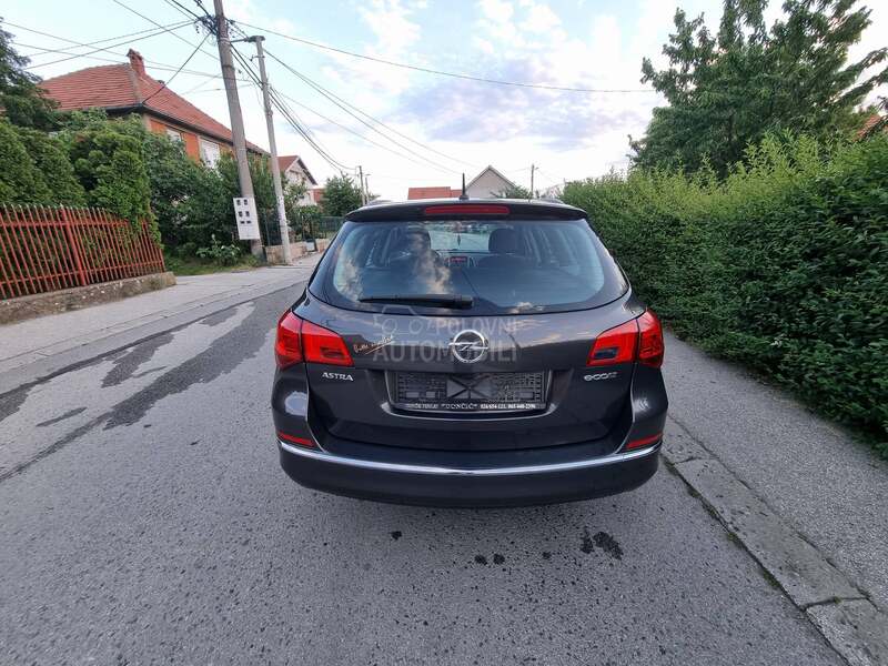 Opel Astra J 