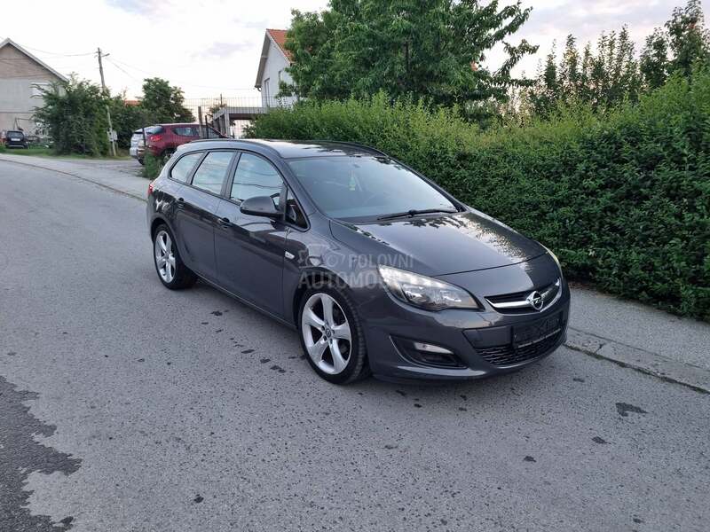 Opel Astra J 