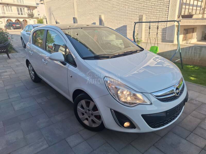 Opel Corsa D 1.4/16v/Švajcarska
