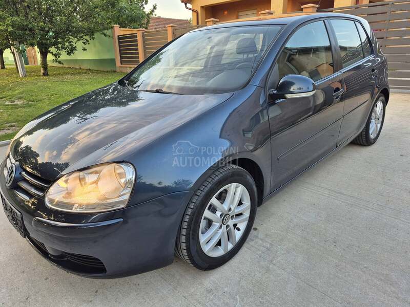 Volkswagen Golf 5 1.6 FSI T.O.P