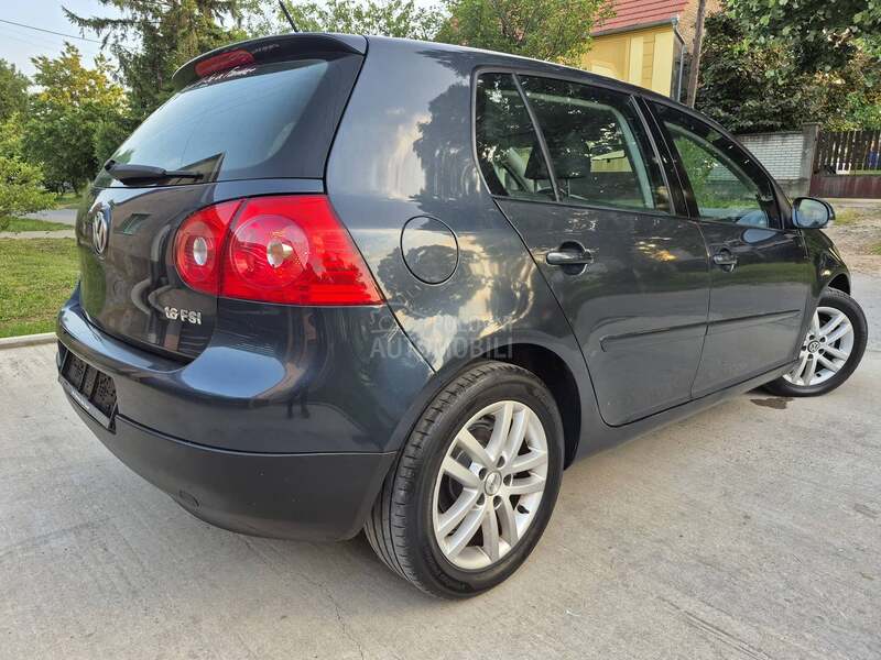 Volkswagen Golf 5 1.6 FSI T.O.P