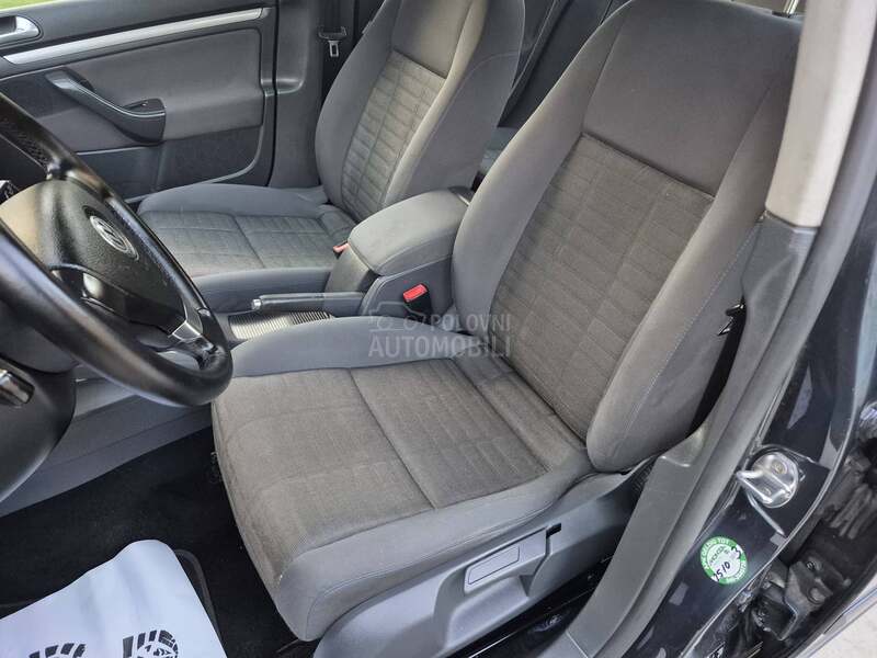 Volkswagen Golf 5 1.6 FSI T.O.P