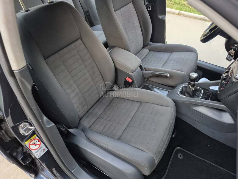 Volkswagen Golf 5 1.6 FSI T.O.P