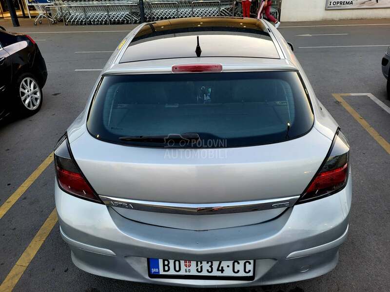 Opel Astra H 1.9 GTC CDTi