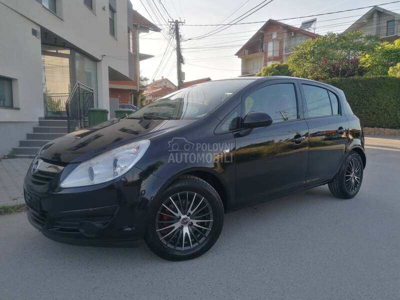 Opel Corsa D 1.2i ESSENTIA CH