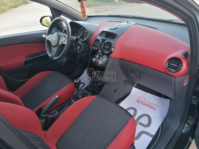Opel Corsa D 1.2i ESSENTIA CH