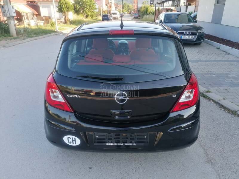 Opel Corsa D 1.2i ESSENTIA CH