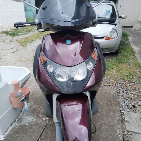 Piaggio Beverly 200