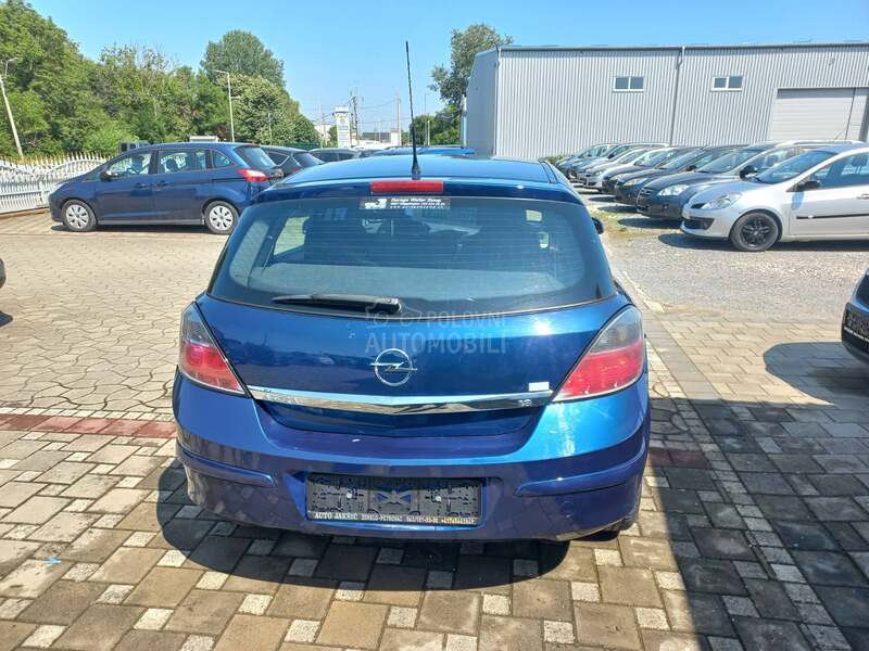 Opel Astra H 1800