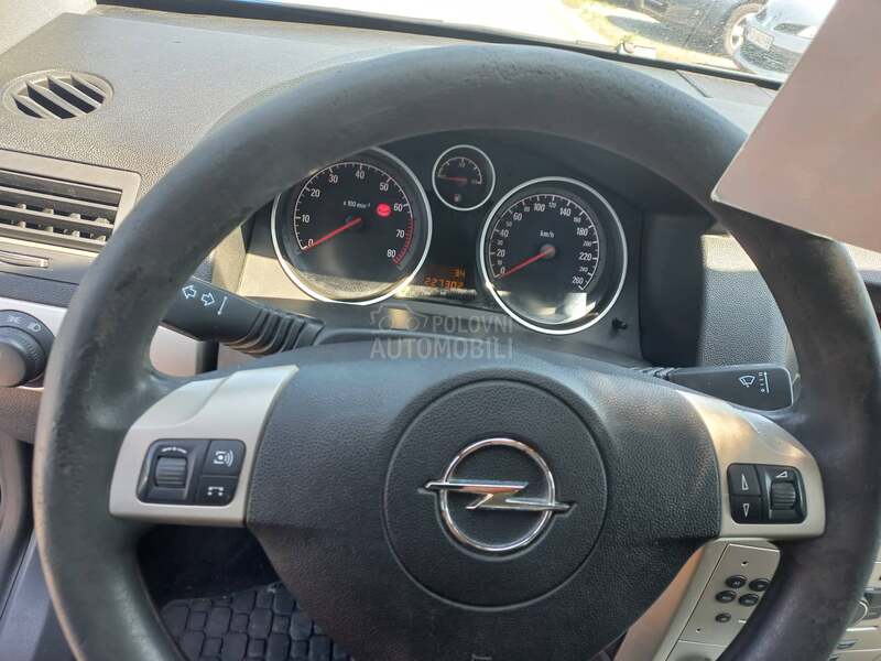 Opel Astra H 1800