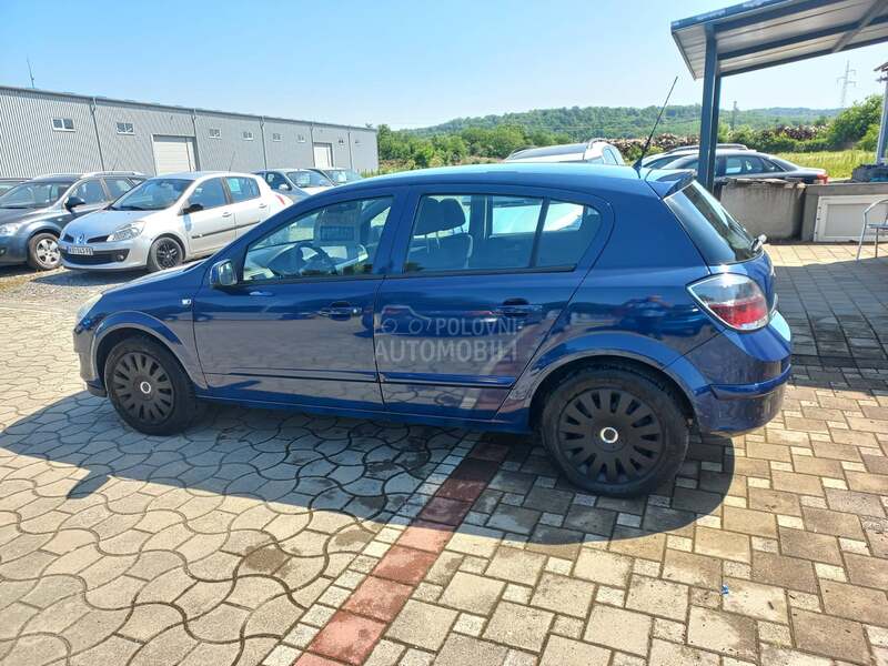 Opel Astra H 1800
