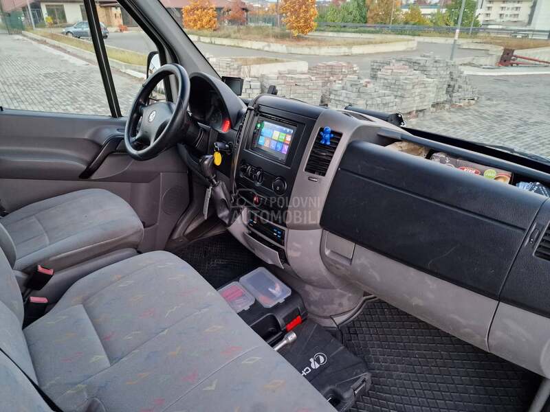 Volkswagen CRAFTER B KATEGORIJA